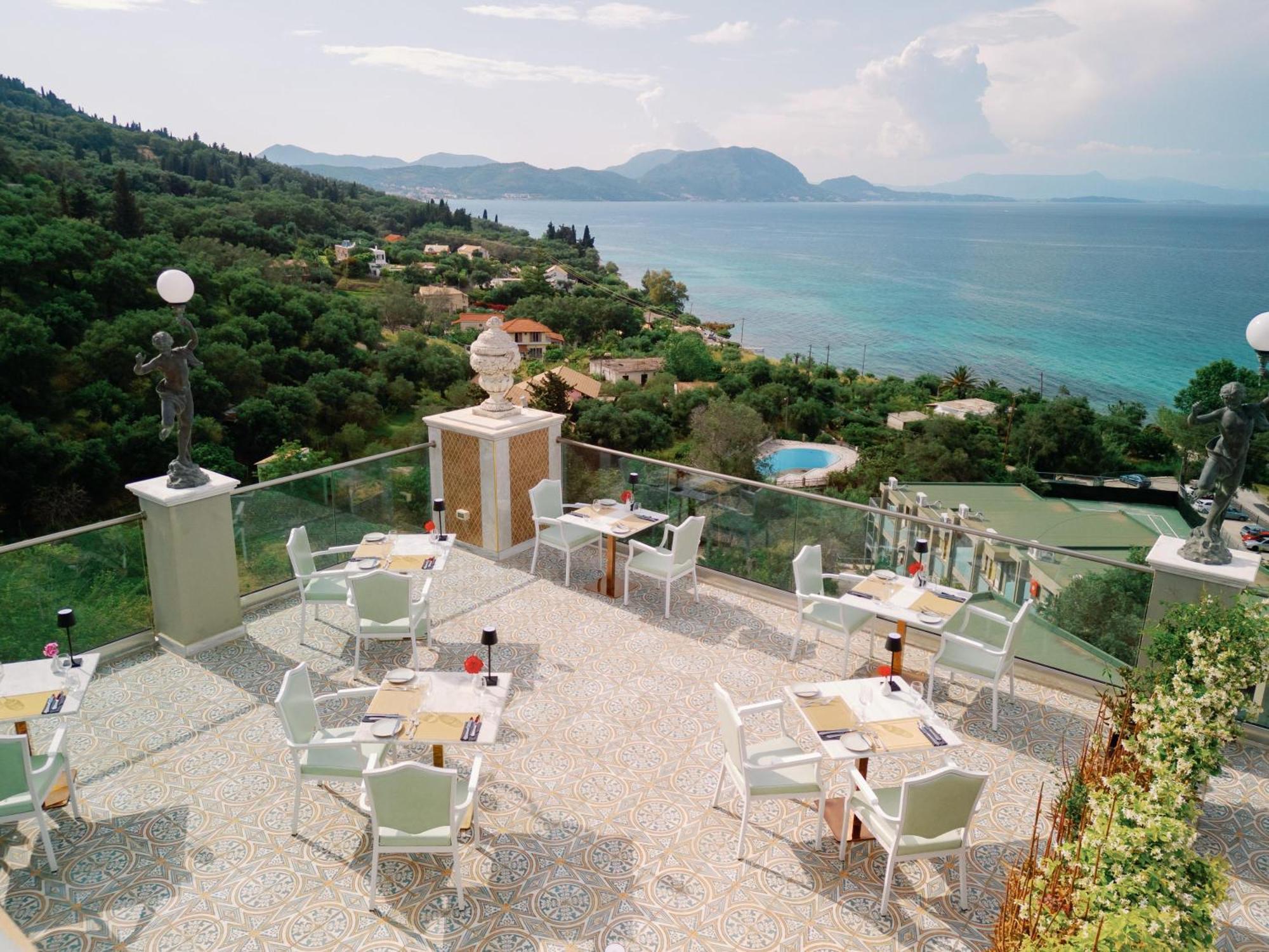 Kairaba Mythos Palace - Adults Only Kouspádhes Exterior foto View of the bay of Skopelos from the hotel