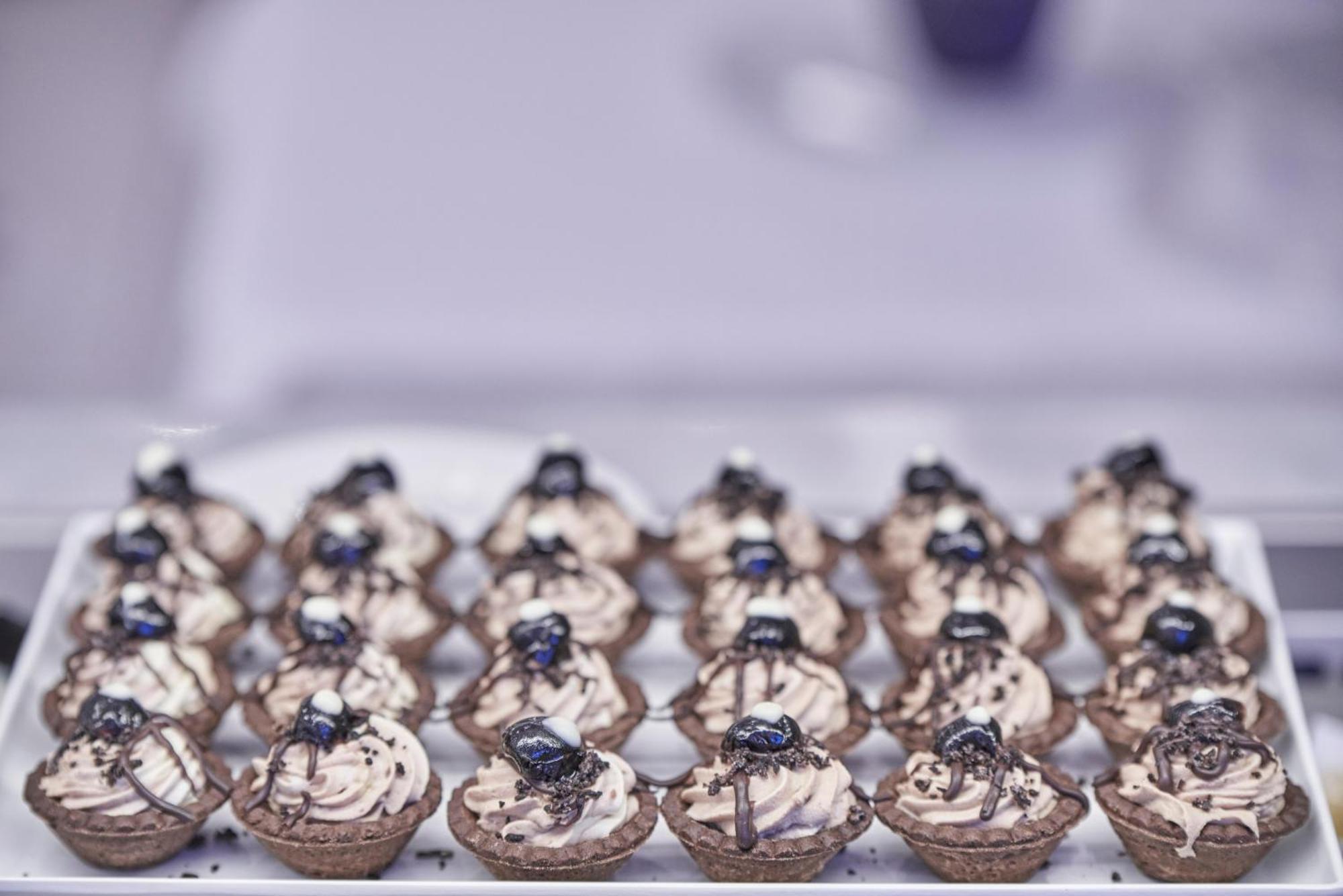 Kairaba Mythos Palace - Adults Only Kouspádhes Exterior foto A tray of chocolate cupcakes